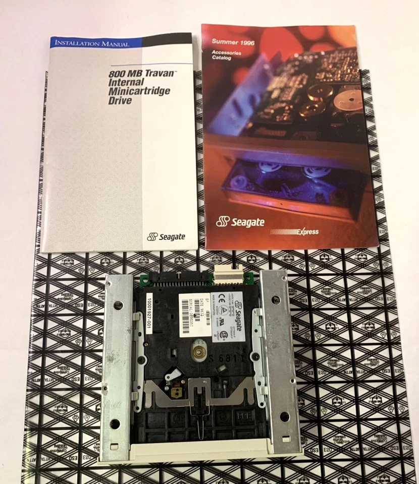 SEAGATE CTT800I-F CTT800R-F 400/800MB TRAVAN 5.25'' INTERNAL TAPE DRIVE - Image 2 of 4