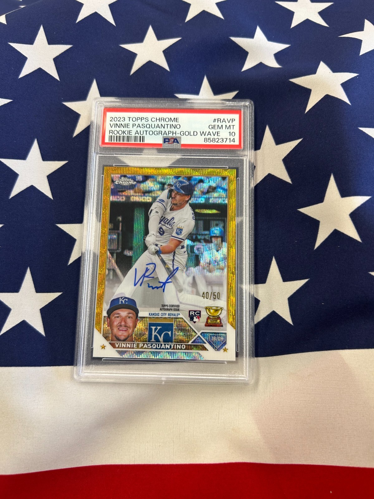 2023 Topps Chrome Vinnie Pasquantino RC AUTO-GOLD WAVE /50 PSA 10