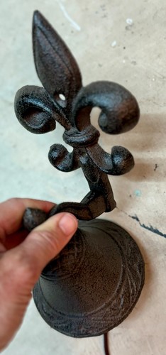 VINTAGE Cast Iron Farm house Dinner Bell w Bracket Loud Tone Front Door Decor - Picture 7 of 21