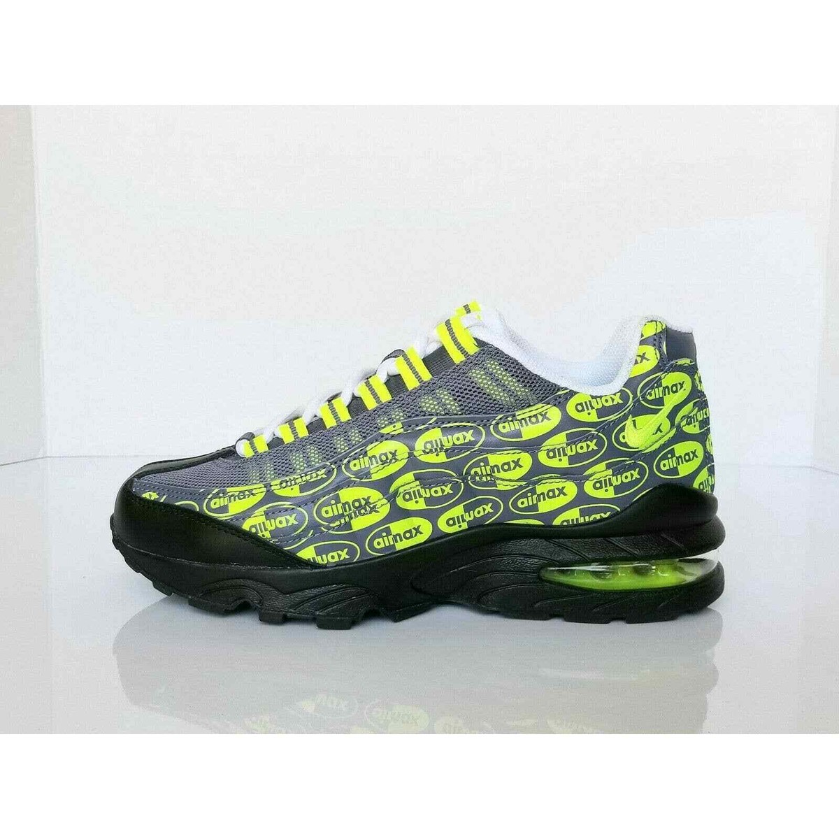 $140 Nike Air Max 95 SE Running Shoes Men display picture 1