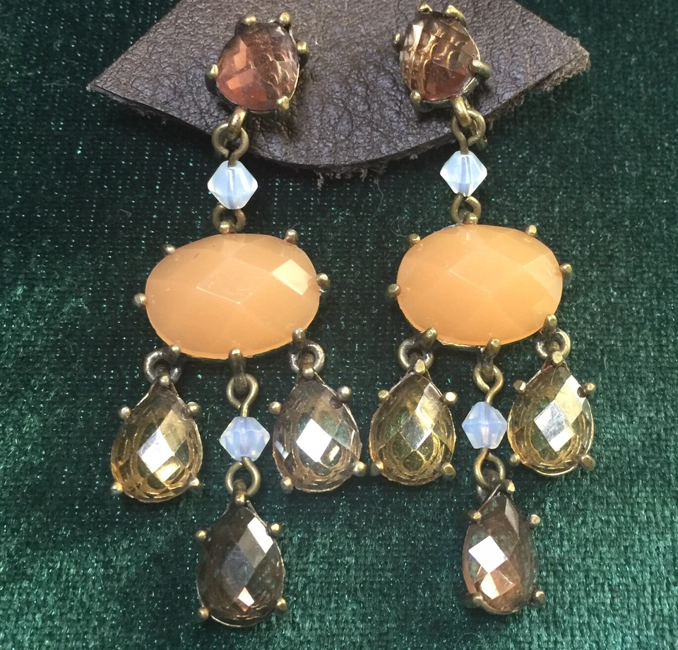 Avon Chandelier Earrings Peach Lucite Rhinestone Dangle Drop Gold Tone Clip-On - Image 2 of 4