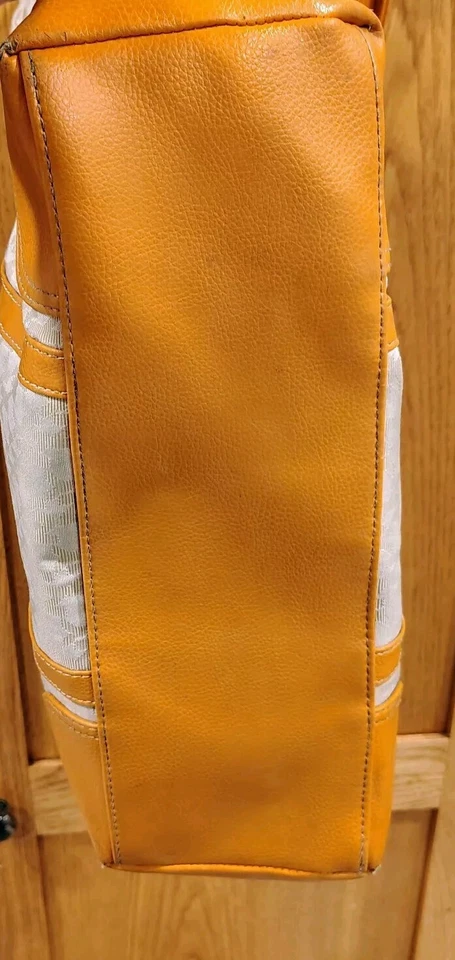 Bolso de Mano New York & Company NY&C Monograma Naranja Tostado M2 Foto 4 de 4