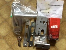 Serrure à levier ovale et meuble, aluminium.