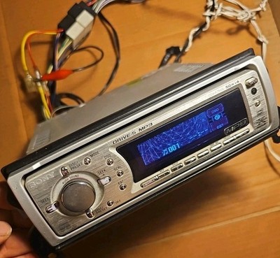 SONY CAR CD PLAYER MP3 100 dB IN A WORKING ORDER CDX-F7500 SEE DESCRIPTION  