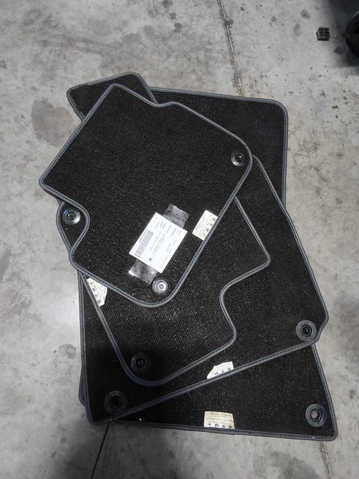 Maserati Ghibli 2017 Floor mats Set P/N 670062176