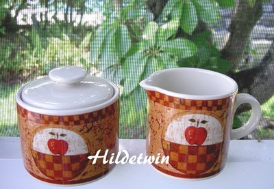 WARREN KIMBLE FRUITS SUGAR & CREAMER SET W COVER APPLE APPLES PEARS VGC