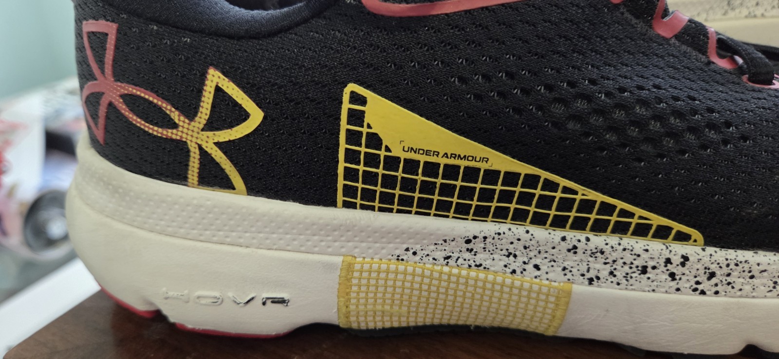 SAOLA Scarpe da corsa Under Armour HOVR Infinite 5 University Maryland nere donna 7 5