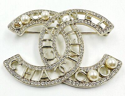 NEW CHANEL Gold Pearl Crystal Coco CC Brooch Pin 2022 AB8219B08566NJ004