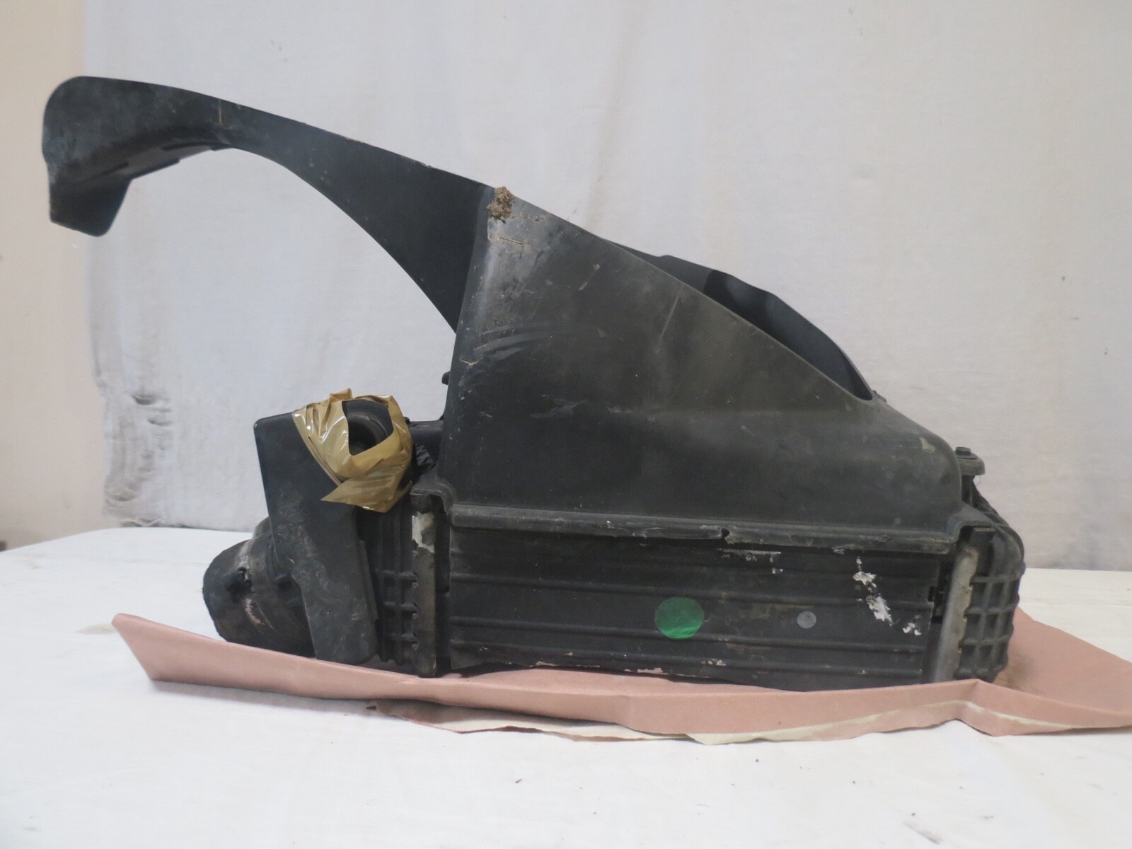 14-20 Maserati Ghibli DRIVER Turbocharger Intercooler 16474839 670009834 Bracket