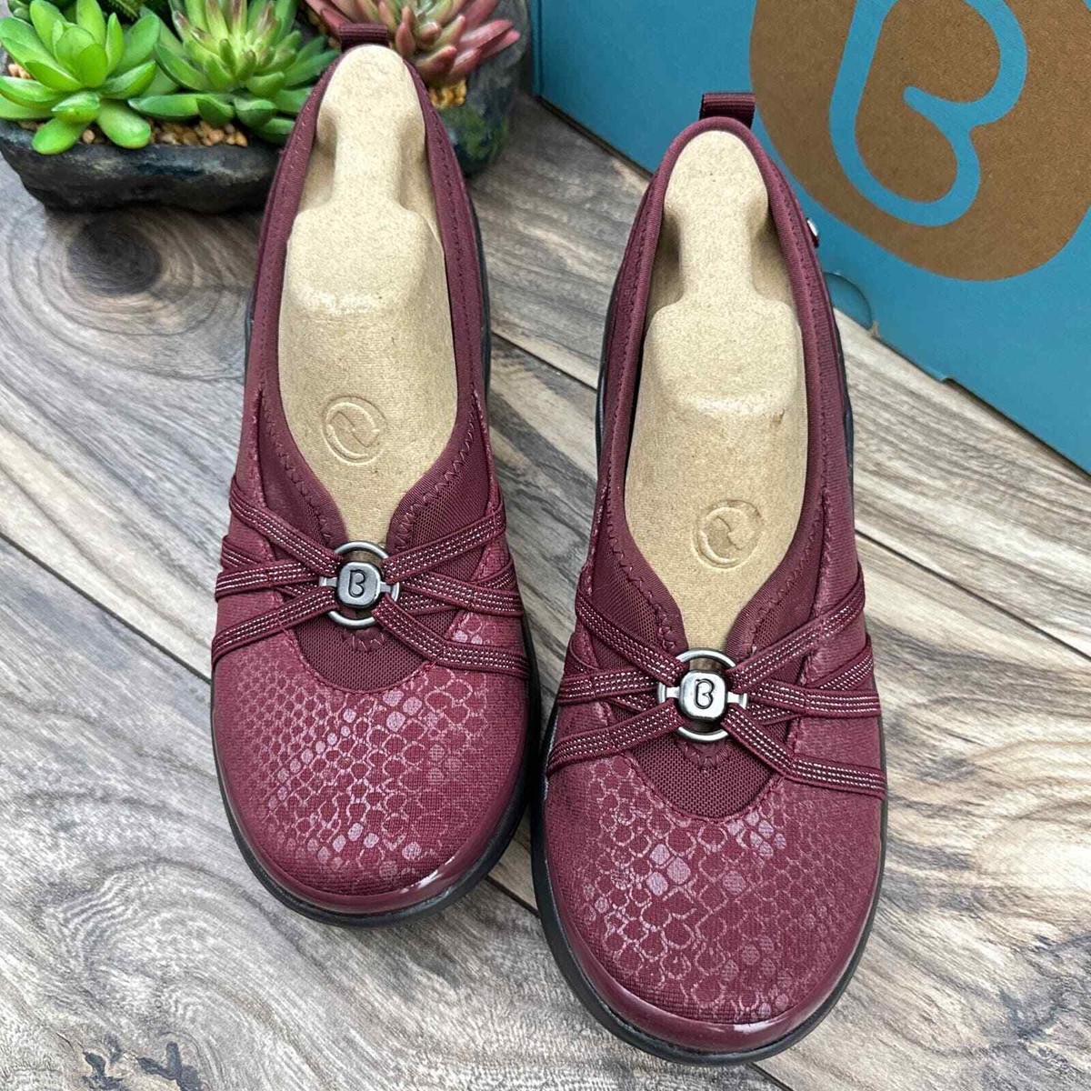 NIB Bzees Rosie 8M Comfort Slip On Shoes Flats Loafers Wine  display picture 1