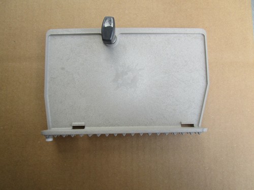 BIZERBA SLICER PARTS REMNANT HOLDER ASSY OEM# 603704111700 (BEIGE) - 第 1/3 張圖片