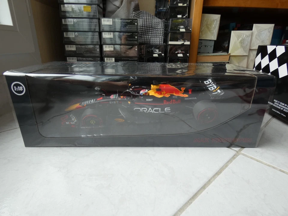 Red Bull RB19 M.Verstappen #1 2nd Sprint Qatar Gp 2023 Champion 1 18 MINICHAMPS - Image 2 of 3