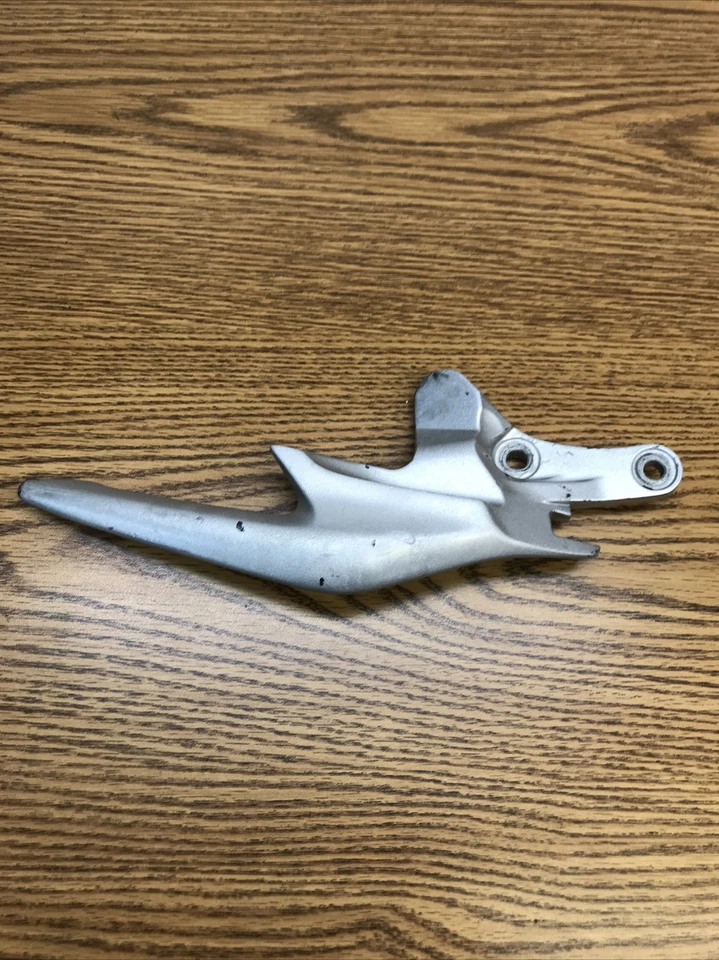 HONDA CB300F 2015-2018 EMPUÑADURA TRASERA DERECHA MANIJA TRASERA PARTE # 50315-K33-D00ZA Foto 4 de 4