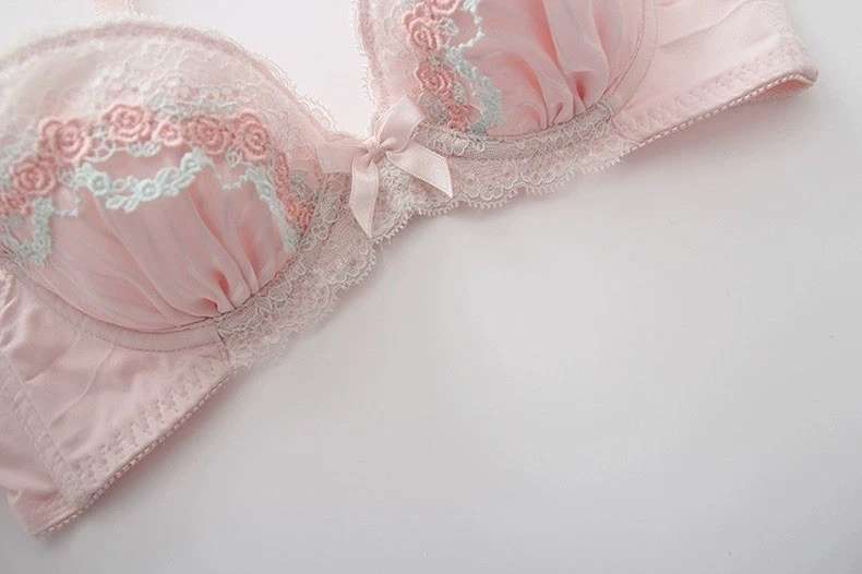 Lindo conjunto de sujetador y bragas con lazo rosa bordado marca japonesa US-34B/JP-C75 Foto 4 de 4