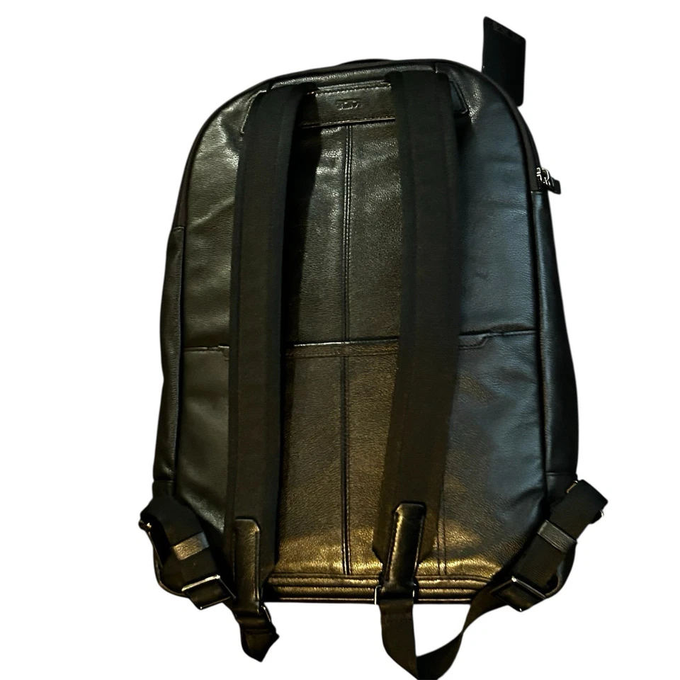 Mochila TUMI HARRISON Warren Cuero Negro En Excelente Estado Foto 2 de 4