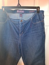 Plus size Gloria Vanderbilt Women's Jeans Size 18W, Denim Blue, Average Amanda