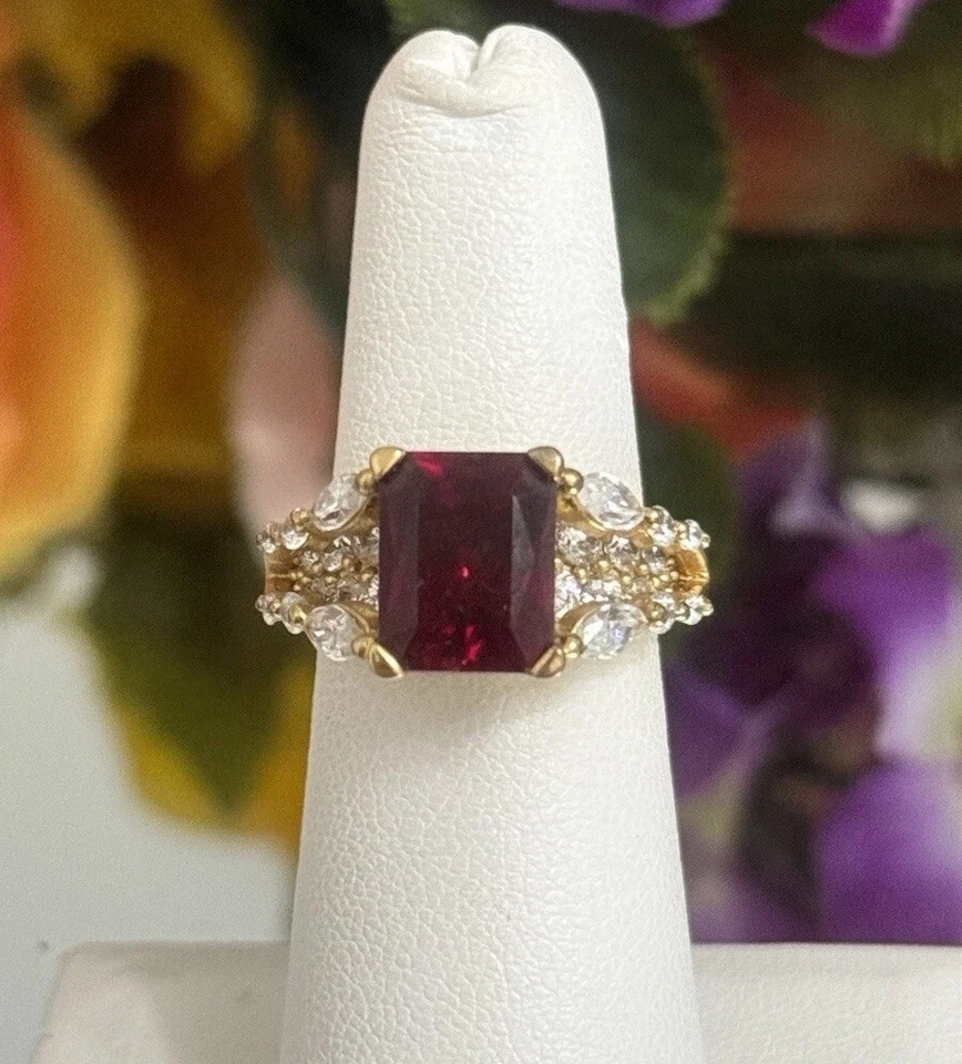 Anillo de cóctel de plata esterlina Victoria Wieck Lab creado rubí rojo circonita cúbica talla 5 Foto 4 de 4