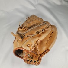 Wilson Baseball Glove A2144 Bobby Bonds 9 inch, leather gentle use Cond.