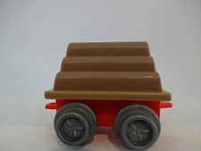 lata 70/80 / Kolej / Czerwona Waguna z pniami drzew - długość około 40 mm