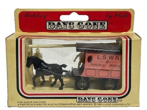 1983 Lledo Models of Days Gone Gift Set DELIVERY TRUCKS & HORSES