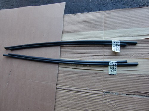 BMW E39 Kombi Bj.01 Kotflügeldichtung Gummidichtung vom Kotflügel links & rechts