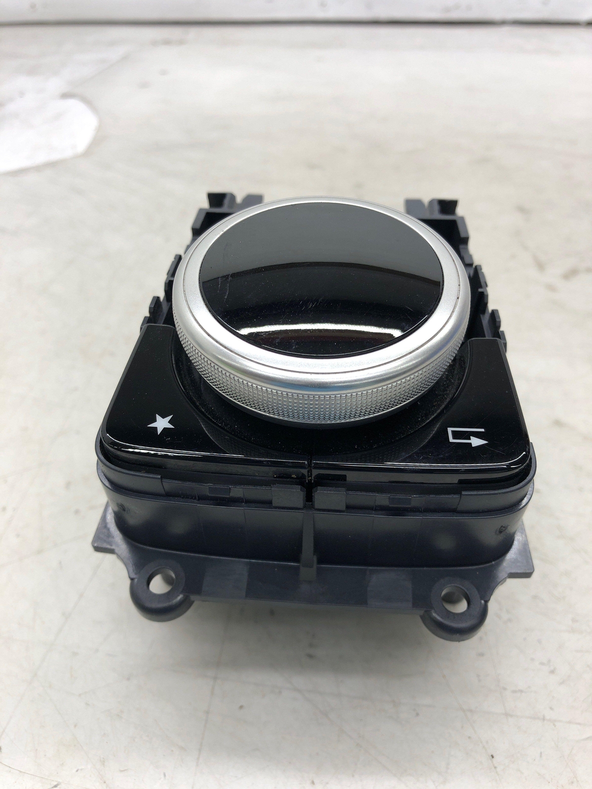 2019-2023 ASTON MARTIN VANTAGE CENTER CONSOLE MEDIA CONTROL KNOB 2059006015 OEM