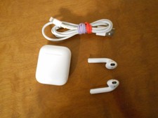 Apple Airpods 1st Generation White Case w/Charging Cord WORKS 