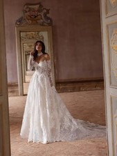 Sweetheart Long Sleeves Wedding Dresses Lace Appliques Train Backless Bride Gown