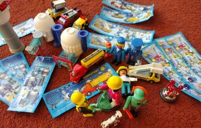 Ferraeroport   3  Flughafengebäude Crew 4 Fahrzeuge 6 Figuren 12 BZ