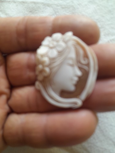 CAMMEO SARDONICO INCISO MANO UN PROFILO DI DONNA CON FIORI..cammeo sfioccato - Foto 7 di 16