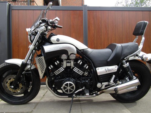YAMAHA VMAX 1200 * OLD SCHOOL GEM * 10600 MILES FROM NEW * ALL OLD MOT'S *1998 - Picture 2 of 24