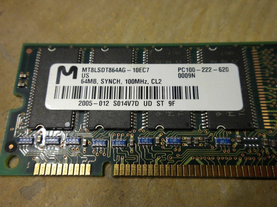 Dell Memory 64MB - SYNCH - 100MHZ - CL2 PCSDRAM - PC100-222-620009N MT8LSDT864AG - Image 3 of 4