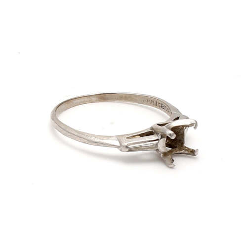 0.26 Carat Tapered Baguette Shape I I1 Diamond Platinum Semi Mount Ring - Picture 2 of 7