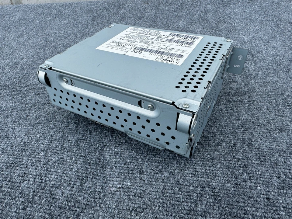 CD PLAYER AM FM RADIO 6 CD CHANGER 6G9N18C815 JAGUAR XKR XK (2007-2011) OEM - Image 2 of 4