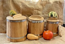 Holzfass für Einlegen, Einmachgefäß aus Eichenholz, Holzbottich, Eichenholzfass.