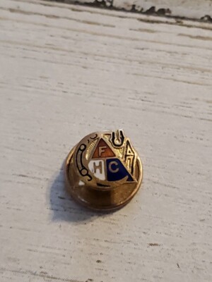 FHC Gold Tone SCREWBACK vintage Lapel Pin Fraternal C8