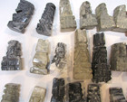 31 Old Hand Carved Mexican Marble Onyx Aztec Gray Black Vintage Chess Set Pieces — photo 2