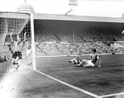 Blackburn Rovers Dave Whelan Harry Leyland look in disgust at team- Old Photo