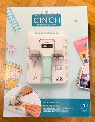 We R Memory Keepers Mini Cinch Buchbindemaschine Bindegerät   sehr guter Zustand