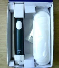 Oral-B iO2 Rechargeable Toothbrush, with case. Green. Box opened. No brush head.
