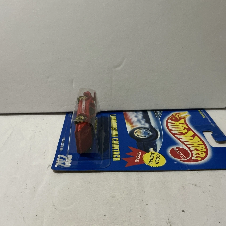 老式风火轮蓝卡 232 红色兰博基尼 Countach 金牌速度 — 第 3/4 张图片