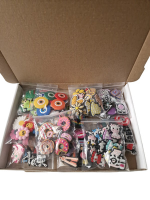 Charm Konvolut Packungen 11 insgesamt 80+ Schuh Charms für Kroko Funky Kinder Geschenkset