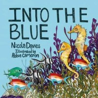Into The Blue | Nicola Davies | Englisch | Taschenbuch | Kartoniert / Broschiert