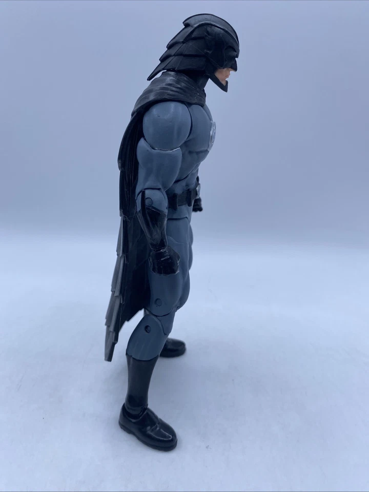 Figura de acción DC Direct Collectibles Super-Villains Crime Syndicate Owlman 6,5" Foto 4 de 4