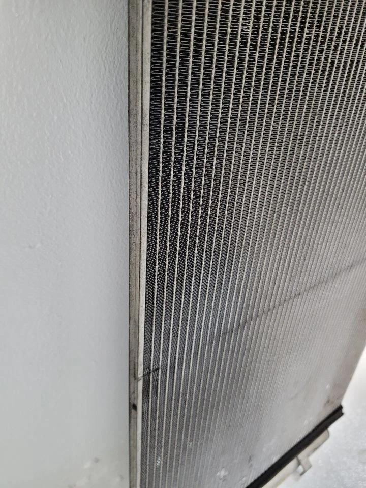 Condensador de aire acondicionado Hyundai Azera 2012 13 2014 976063R000 Foto 4 de 4