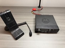 Motorola MOTOTRBO Xpr4550 UHF 450-512 25w With DESKTOP Microphone - Black...