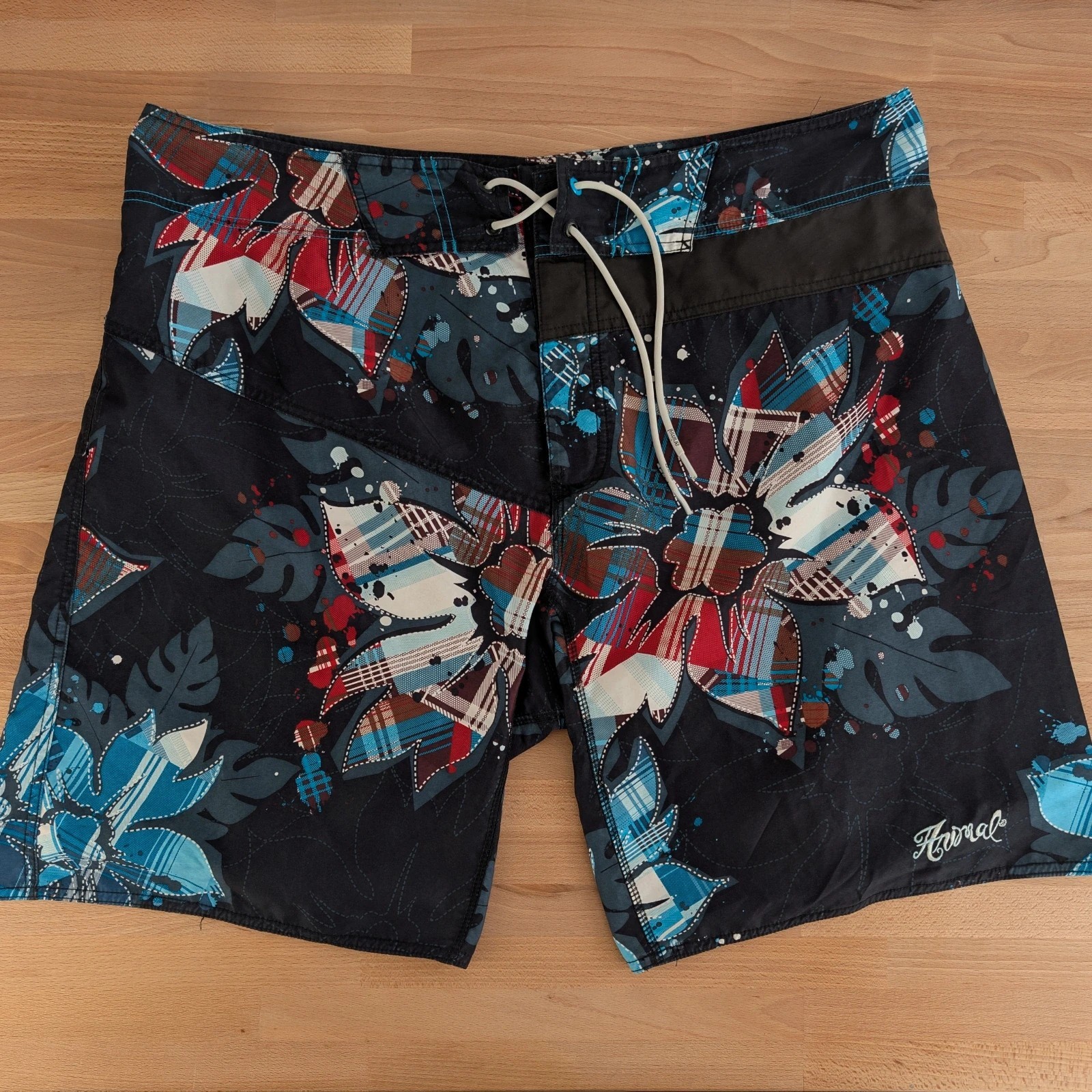 Men's Animal Board Shorts black floral swim trunks. XXL. DN4268