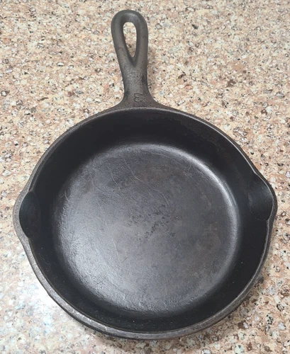 Wagner Ware Sidney-0- 6.5 inch Cast Iron Skillet 1053Q 3 Small Fry Pan Seasoned