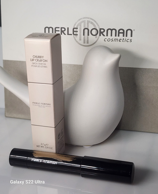 MERLE NORMAN CHUBBY LIP CRAYONLIMITED EDITION  CHOOSE YOOUR