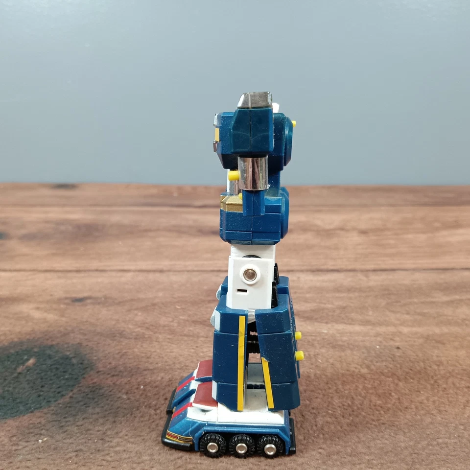 Popy Chogokin Action Figure GB97 Robot Dyna No Head Red Blue Transforming Sentai - Image 3 of 4